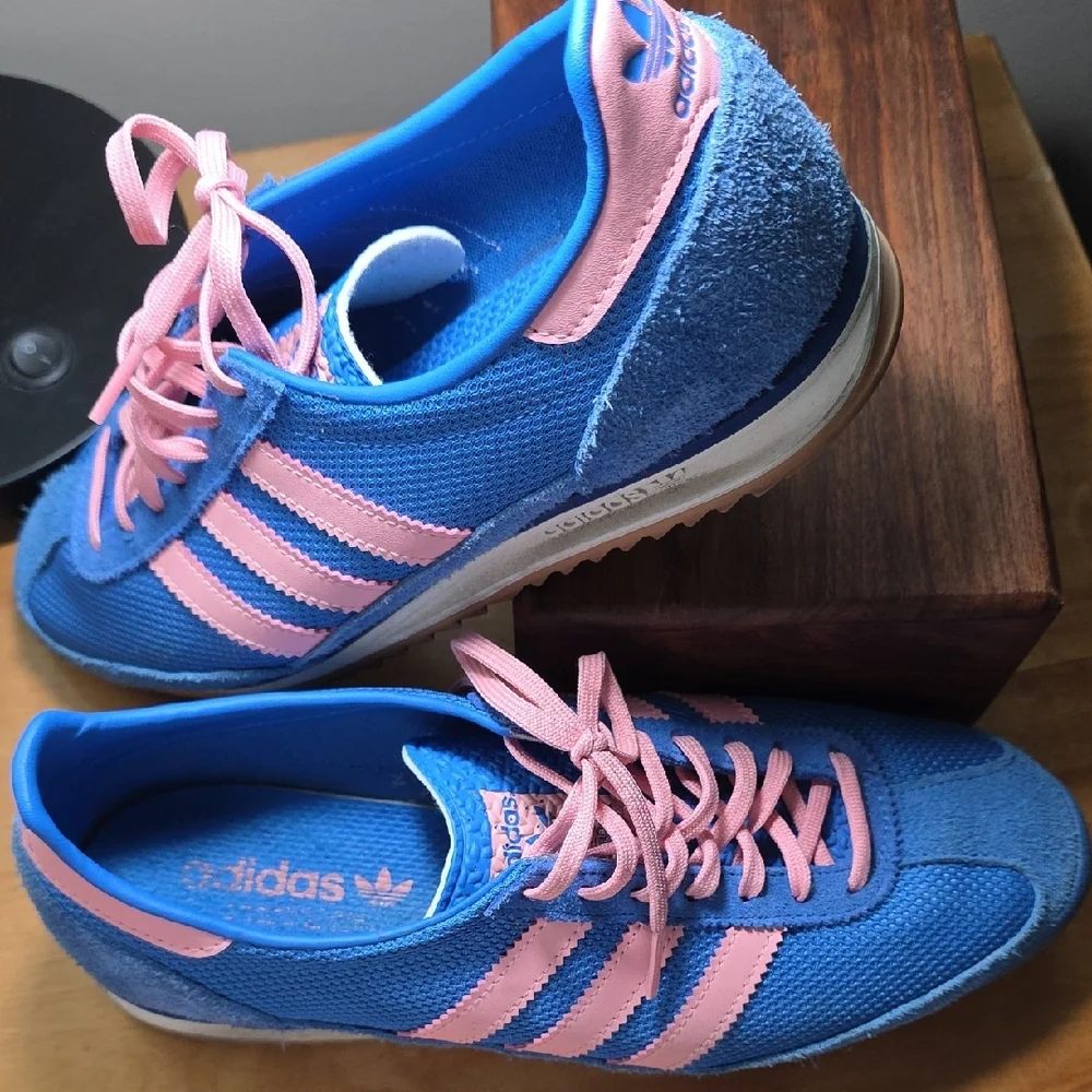adidas Women’s Blue and Pink Sneakers